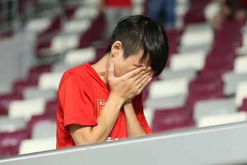 河南建业球迷赛后痛哭